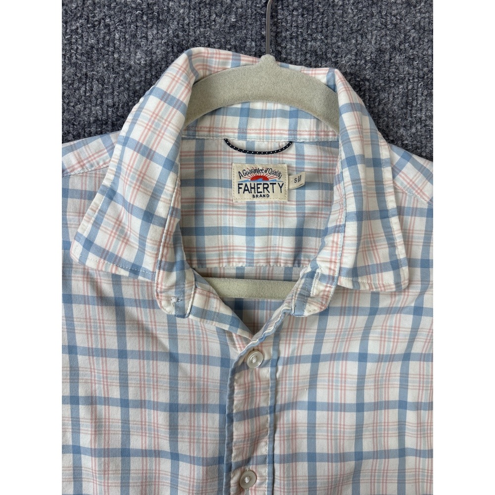 Faherty Shirt Mens Small Blue White Pink Plaid Button Down Long Sleeve Preppy - Picture 2 of 6